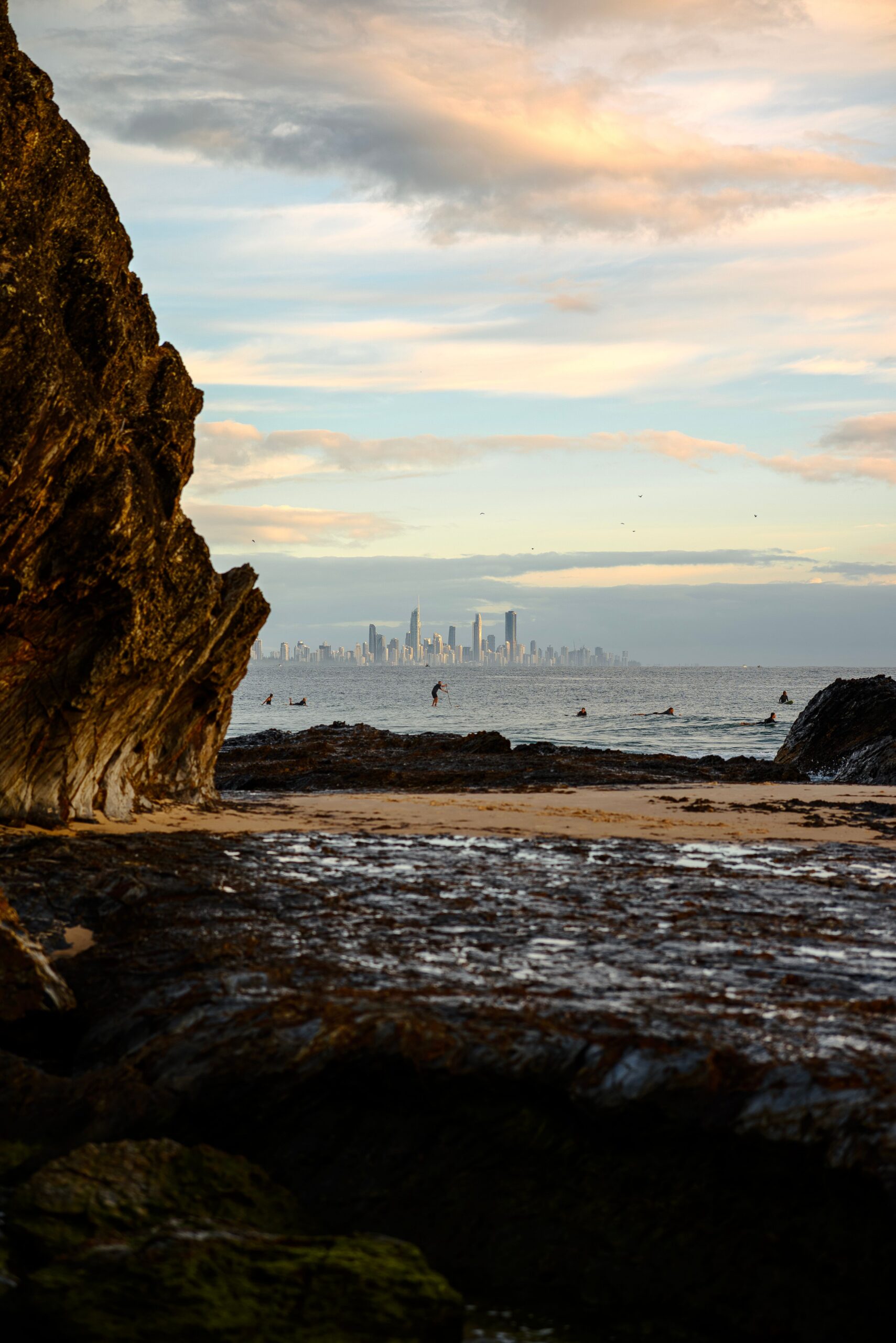 Licensed electrician working in Currumbin